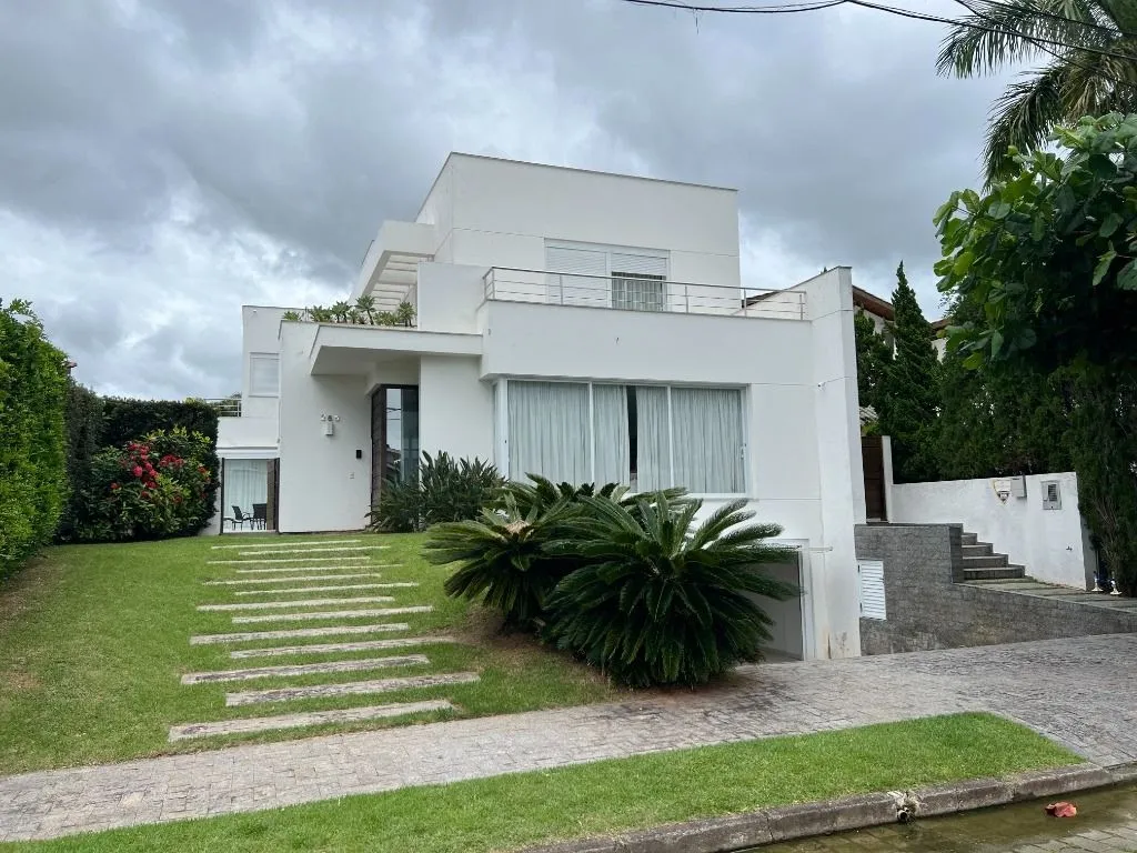 Casa à venda com 4 quartos e 4 suítes, 8 vagas, 450m² no Jurerê Internacional, Florianópolis - foto 1