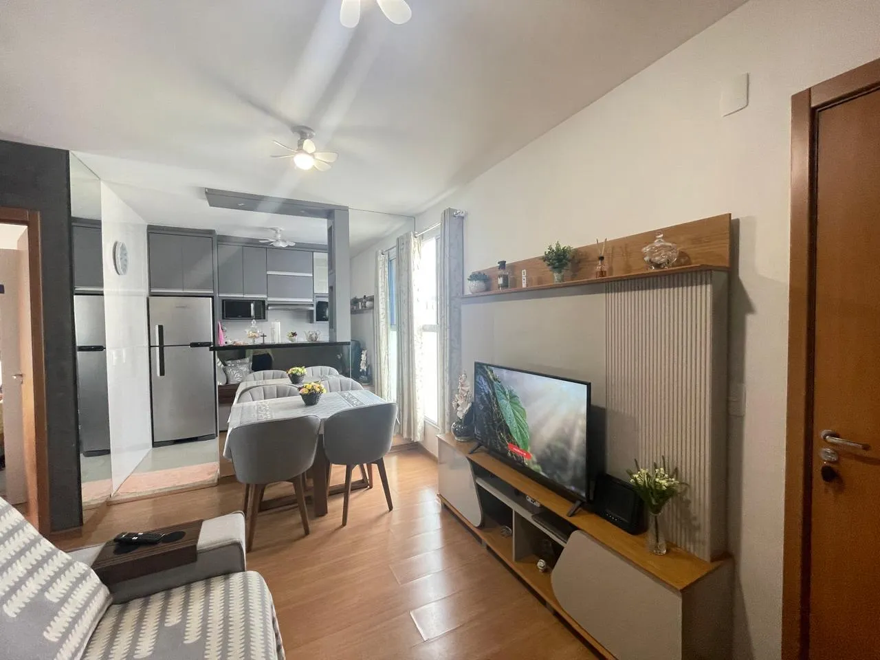 Apartamento à venda com 2 quartos, 1 vaga, 40m² na Rodovia BR-101 no Serraria, São José