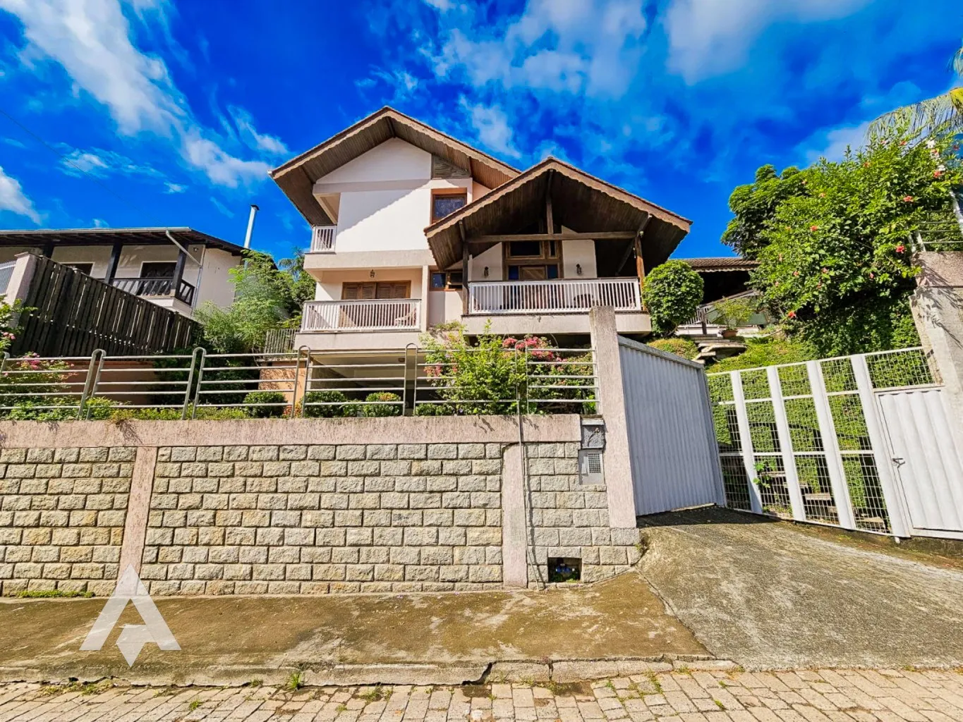 Casa com Piscina á Venda, 480m por R$995.000,00 - Escola Agrícola - Blumenau/SC — foto 3