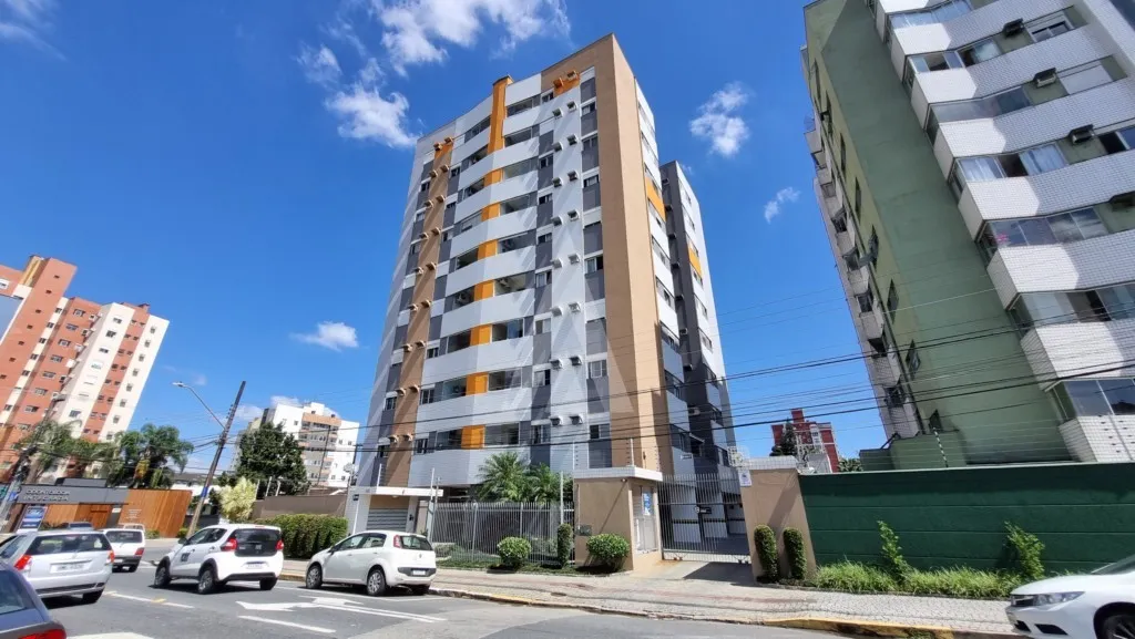Apartamento com 3 quartos, sendo 1 suíte no Bucarein - foto 1