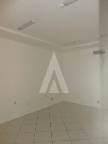 Sala comercial localizada no Centro de Joinville com acesso para Rua das Palmeiras — foto 6