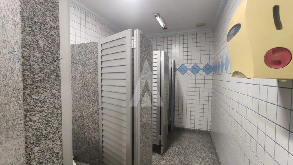 Sala comercial localizada no Centro de Joinville com acesso para Rua das Palmeiras — foto 7