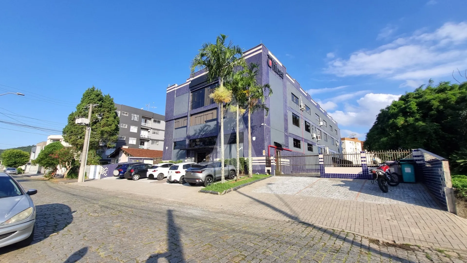 Sala comercial no bairro Saguaçu. - foto 1