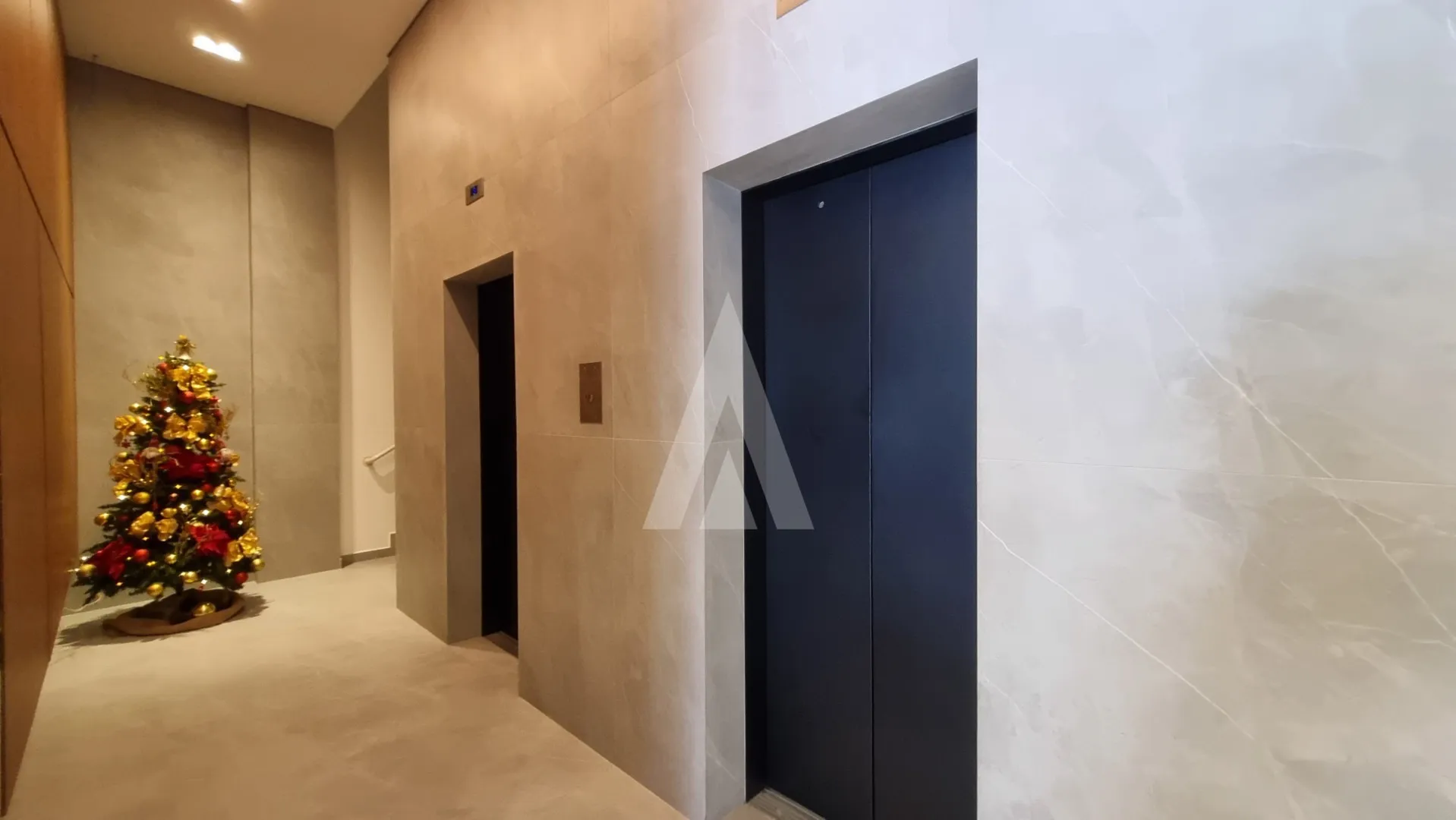 Sala Comercial no Centro de Joinville, Edifício com Elevador e Recepção — foto 2