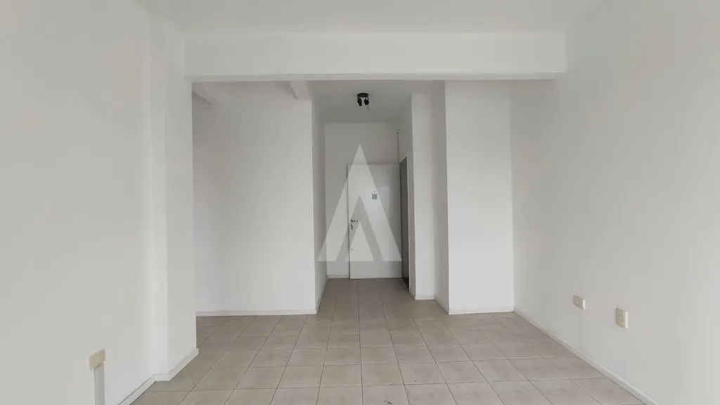 Ótima imóvel comercial, com 02 salas, bwc com deposito. Localizado em ponto estratégico área Central, com ótima visibilidade, pr — foto 5