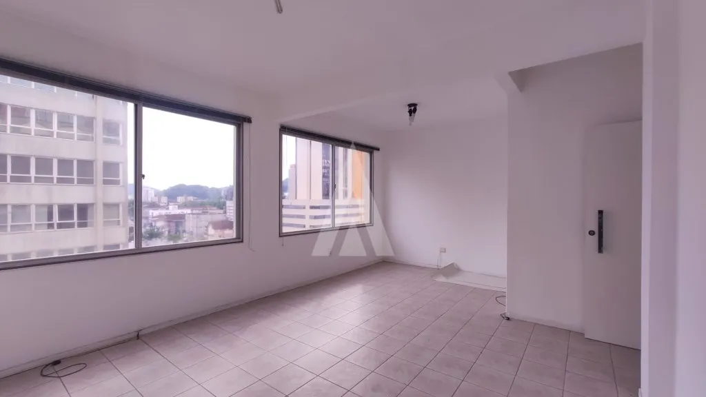 Ótima imóvel comercial, com 02 salas, bwc com deposito. Localizado em ponto estratégico área Central, com ótima visibilidade, pr — foto 7