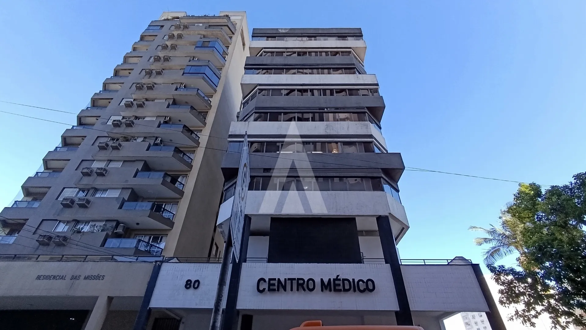 Sala para alugar por R$ 980.00, 48.36 m2 - CENTRO - JOINVILLE/SC - foto 1