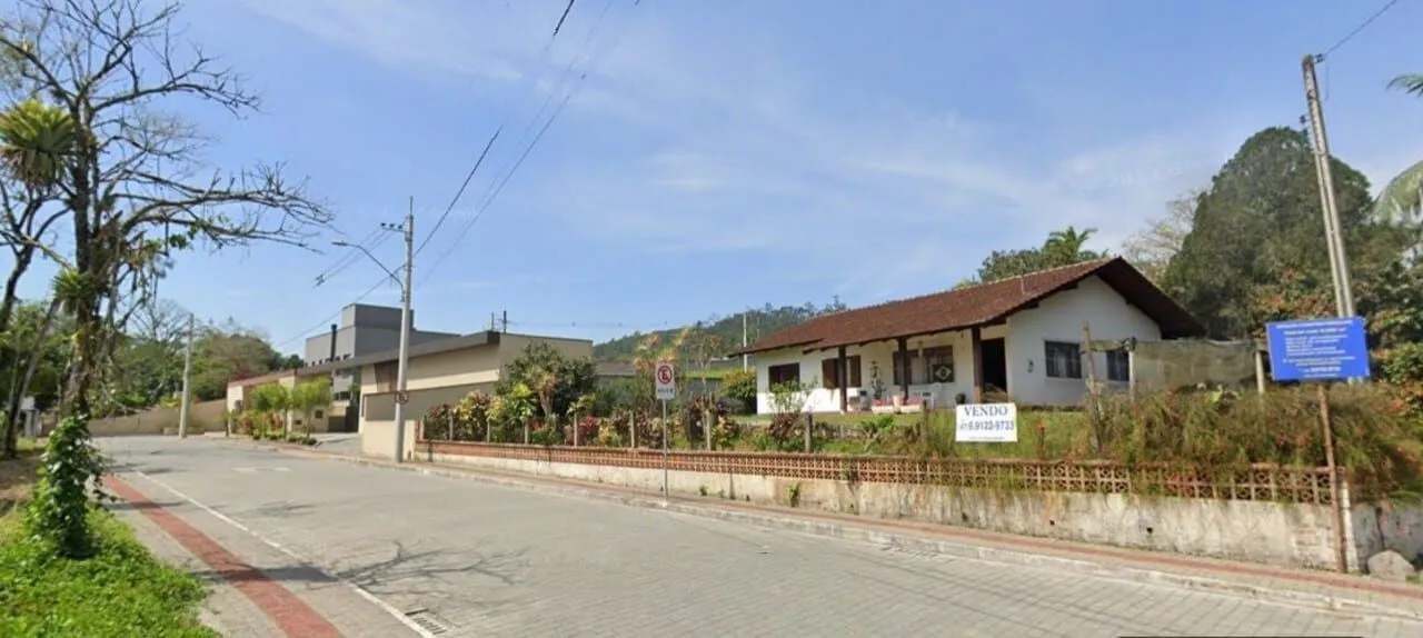 Casa de 244m em Terreno de 2.566m Bairro Velha Blumenau/SC - foto 1