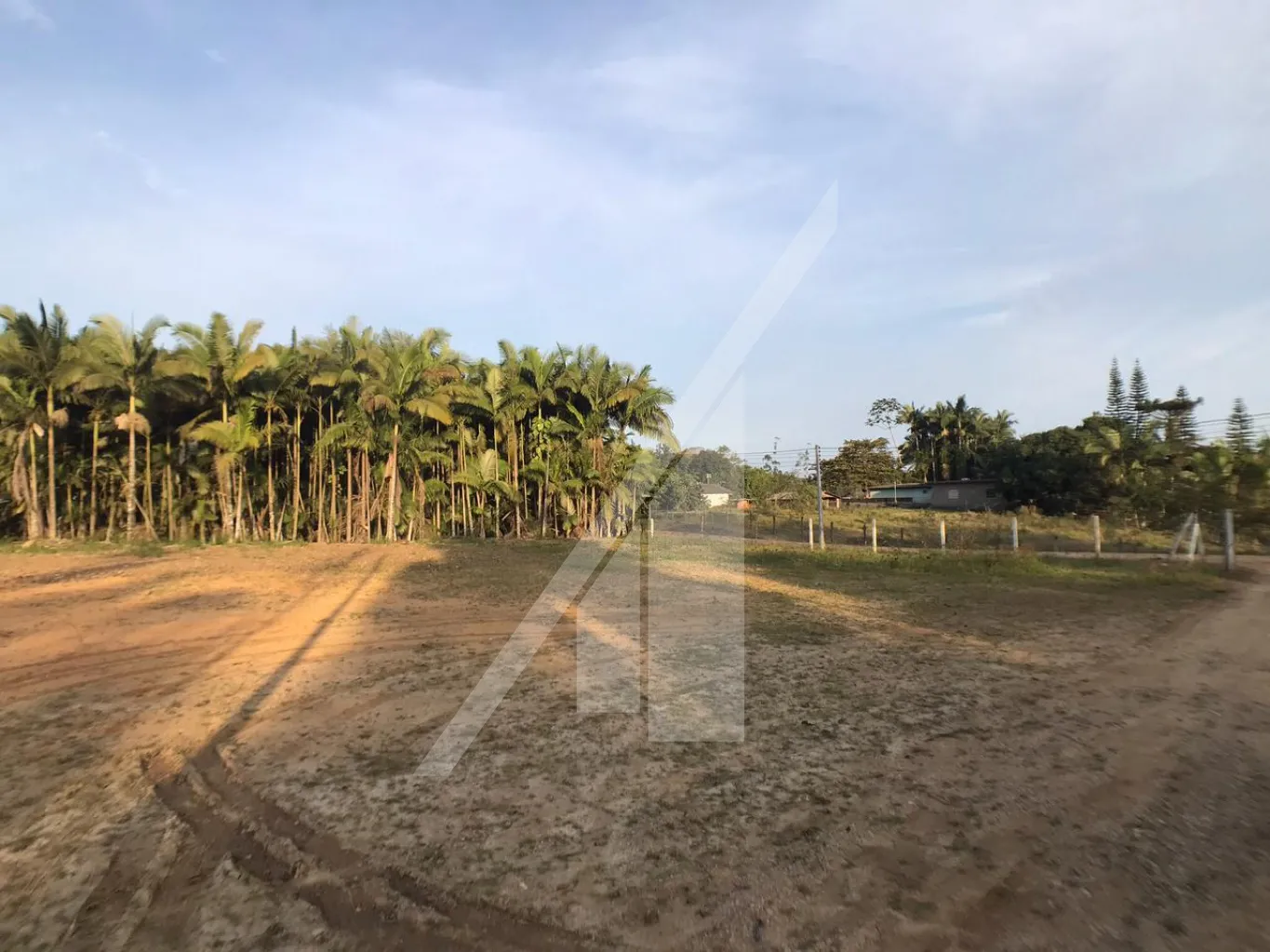 Terreno disponível para LOCAÇÃO, situado a 3 minutos da Rod BR-470, Bairro Mulde, contendo 3.500,00 m com fácil acesso para carga e descarga, estoque de mercadorias. — foto 3