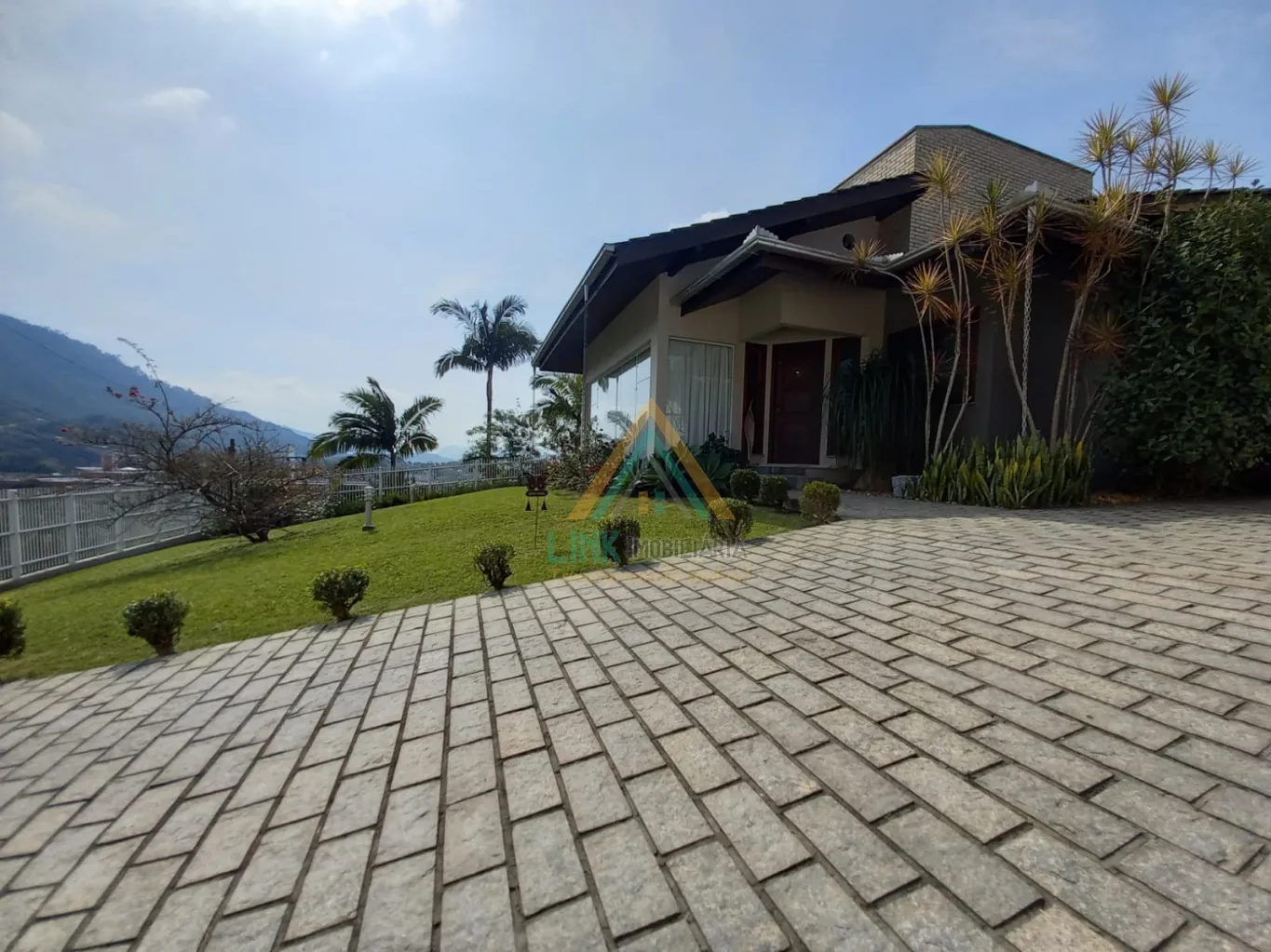 Casa de Alto Padrão, no centro da cidade de Pomerode, com 221,66m. — foto 5