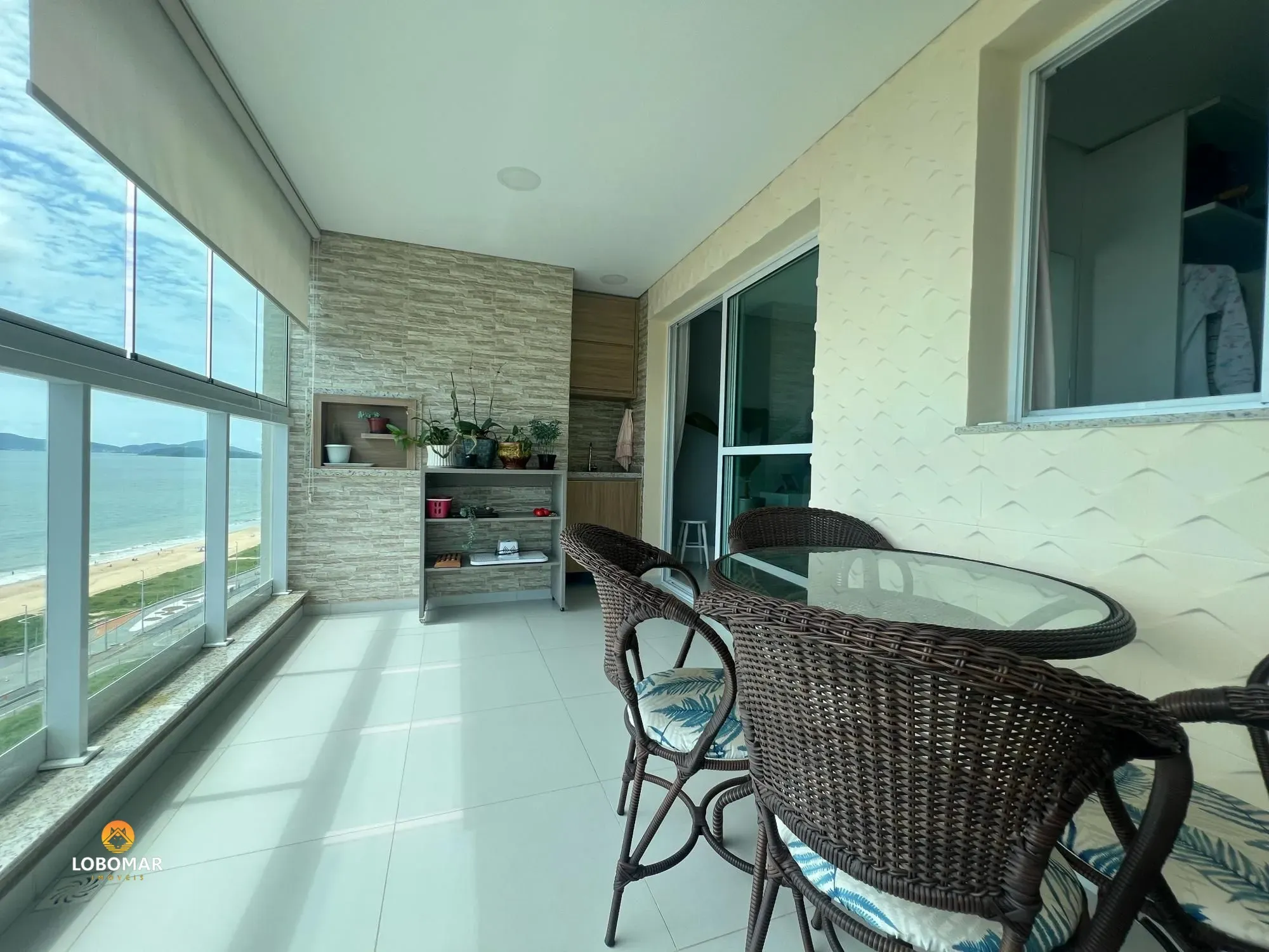 Apartamento frente mar com 4 dormitórios, 137 m, á venda no Itacolomi - Balneár — foto 2
