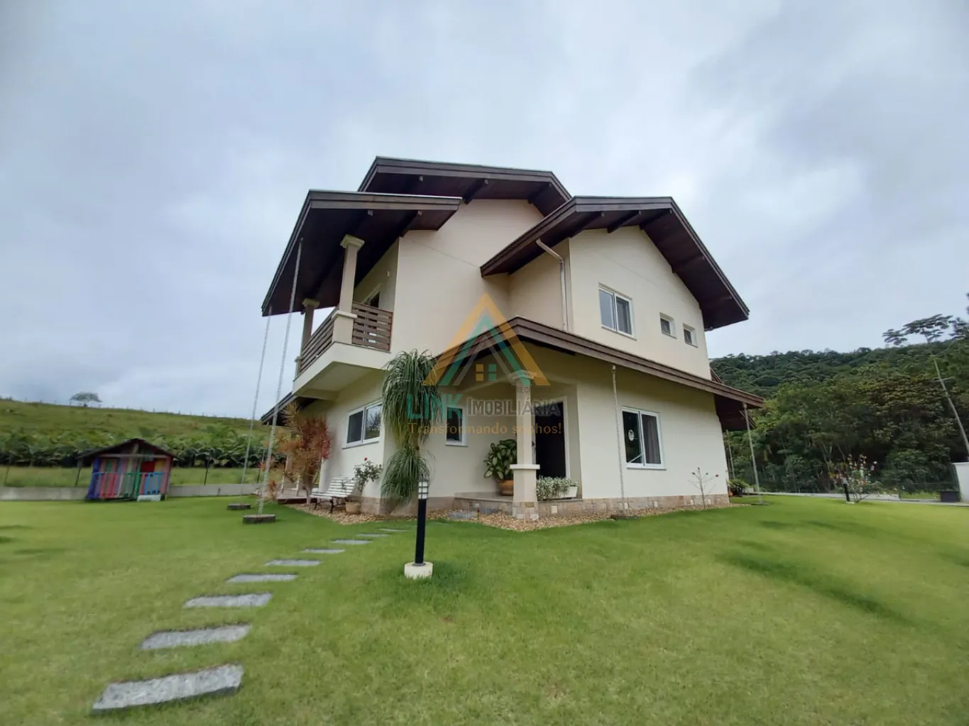 Casa de Alto Padrão na cidade de Pomerode no bairro Testo Alto, com 325,95m — foto 2