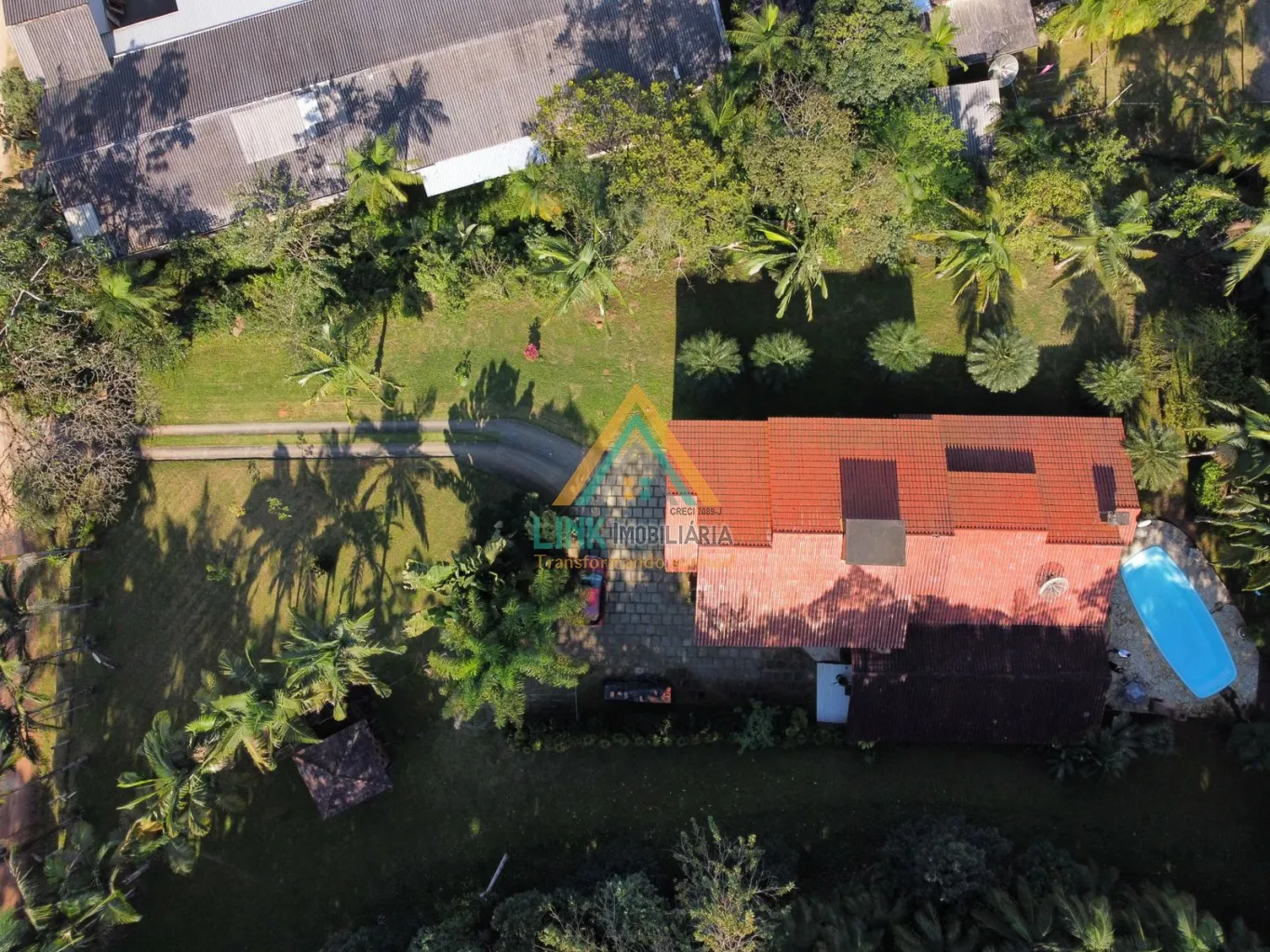 Casa de Alto Padrão na cidade de Rio do Cedros, com 700,00m de Área construída, edificada num terreno de 2.717,80m. — foto 3