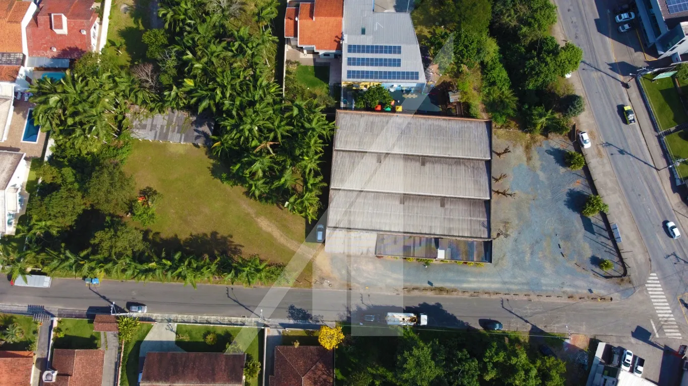 Excelente terreno com 4000m de área na Escola Agrícola. Ideal para construção de casas, apartamentos, comércio em geral ou mesmo como depósito de empresas. — foto 4