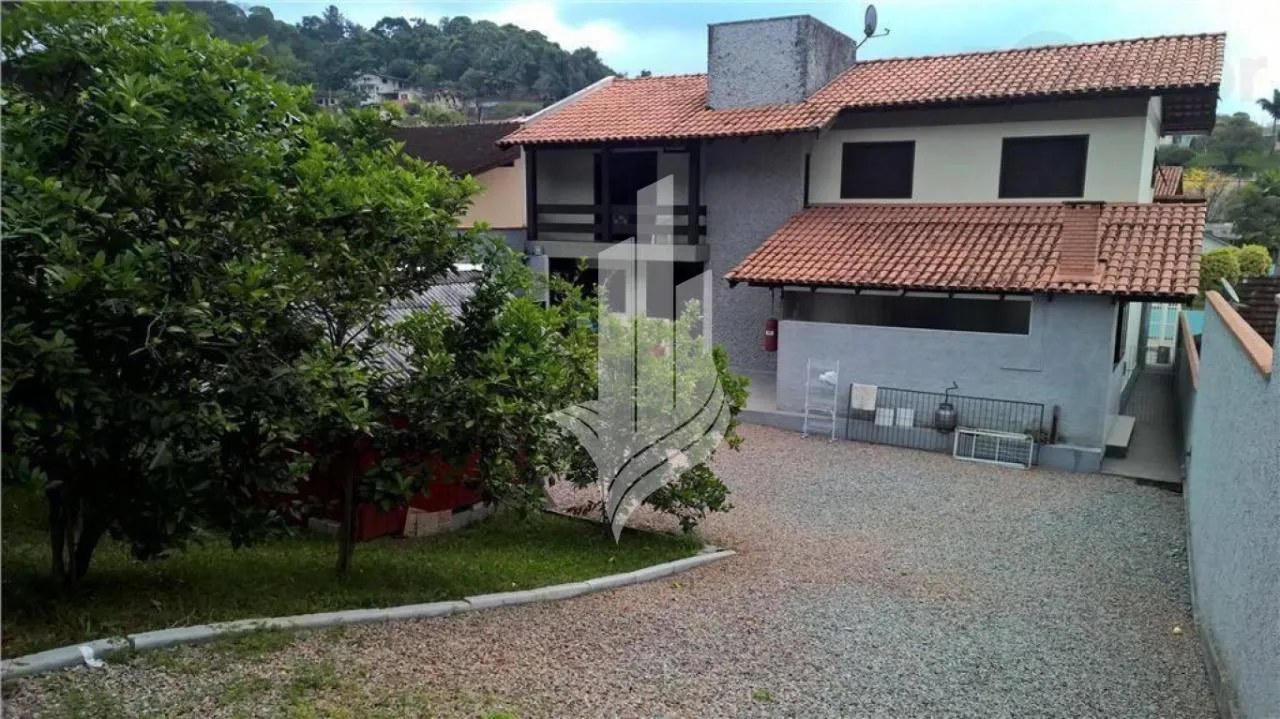 Excelente casa a venda no bairro Velha, com 630m de terreno com 270m de área construída. — foto 3