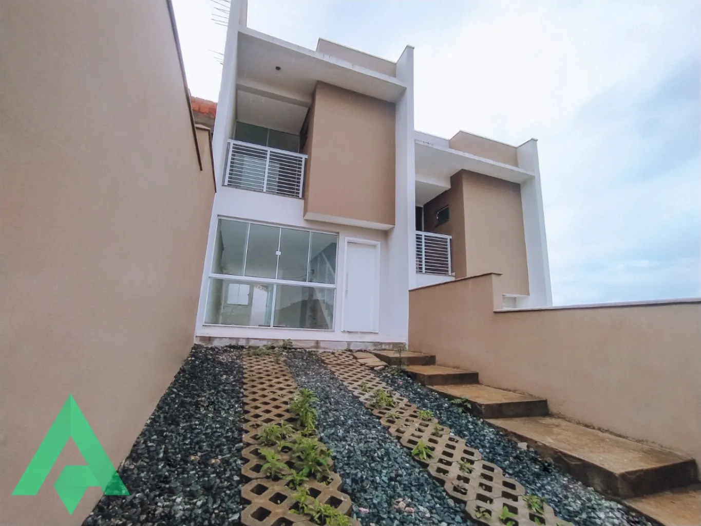 Sobrado com 2 suítes à venda por R$ 350.000,00 - Bairro Itoupavazinha - Blumenau/SC - foto 1
