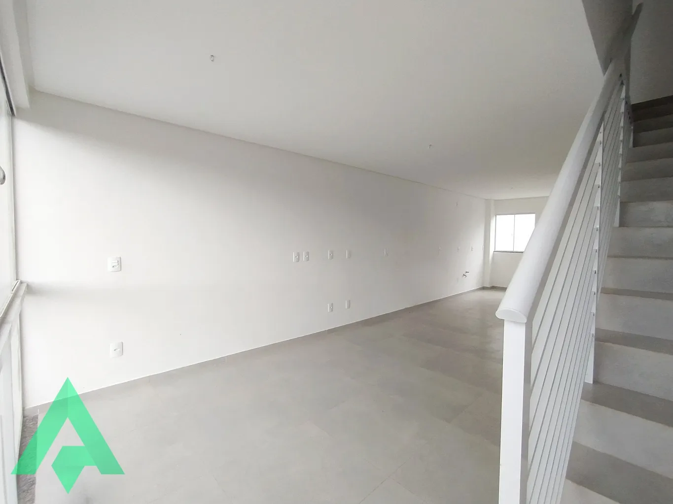 Sobrado com 2 suítes à venda por R$ 350.000,00 - Bairro Itoupavazinha - Blumenau/SC — foto 2