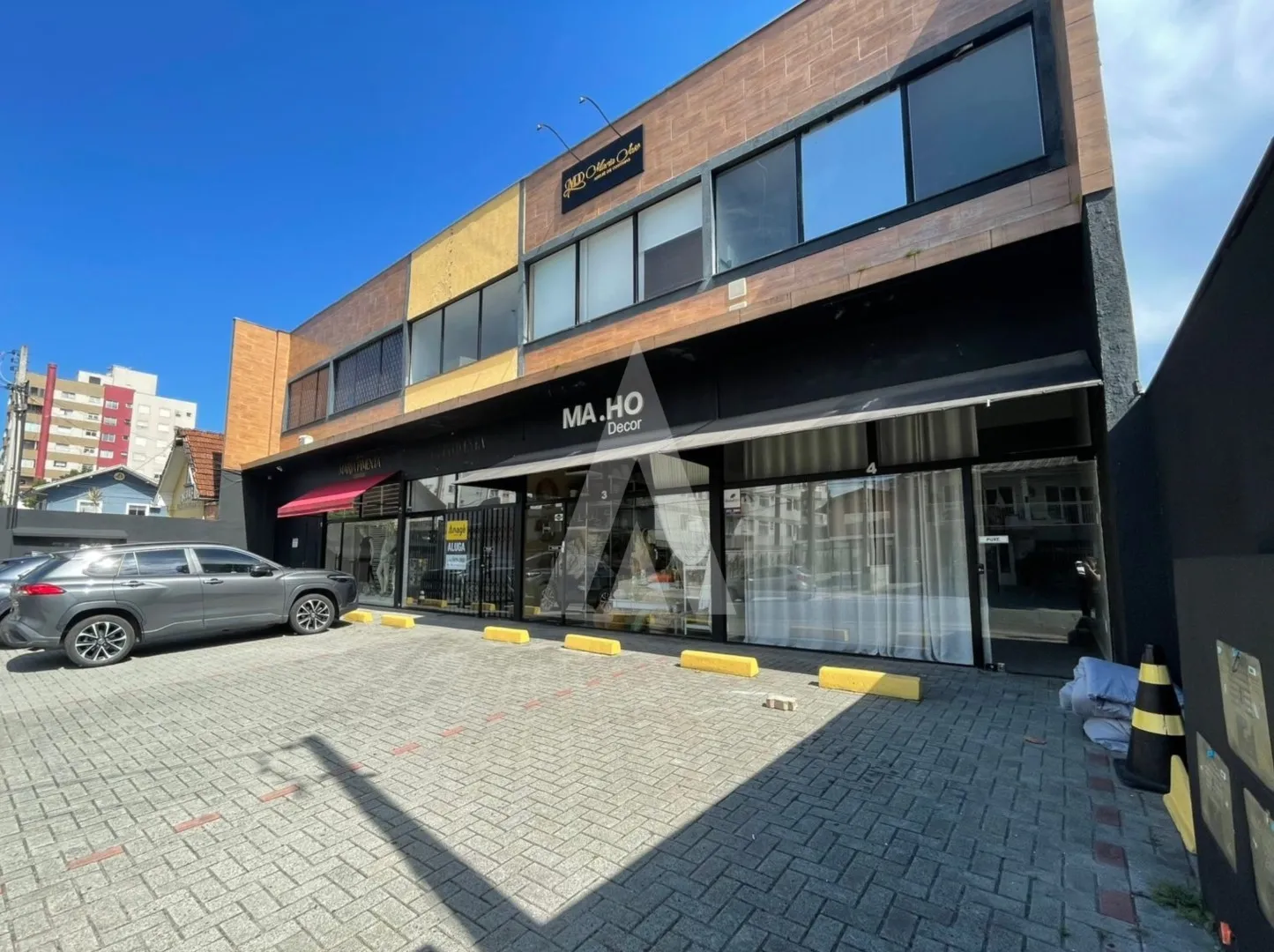 Loja com mezanino no centro de Joinville com 73m. - foto 1