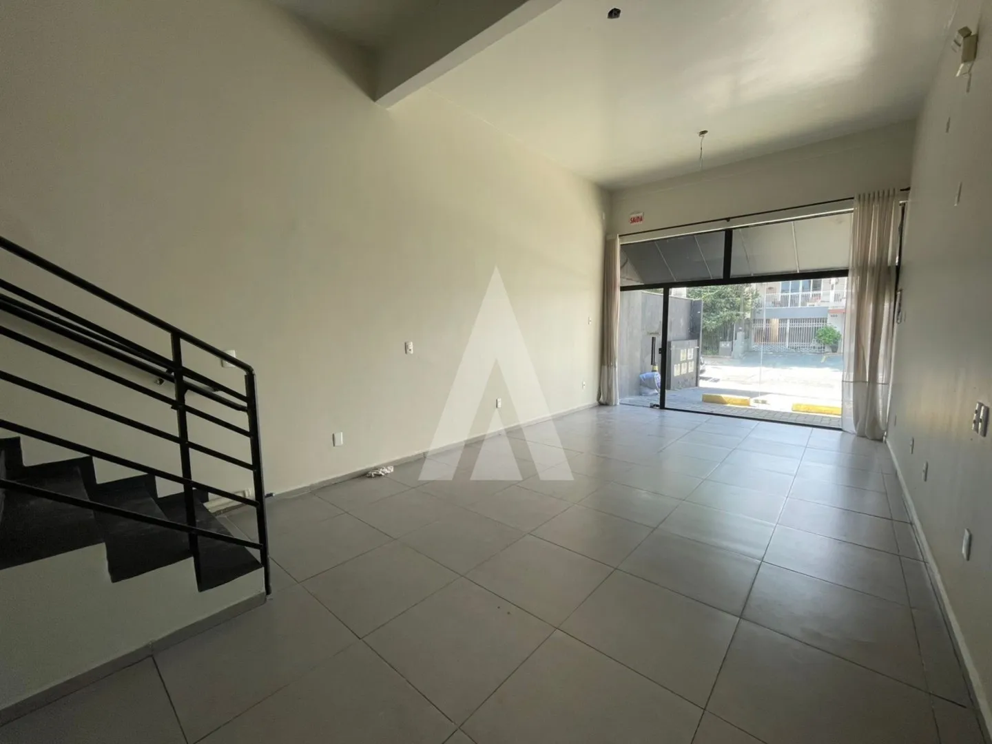 Loja com mezanino no centro de Joinville com 73m. — foto 5