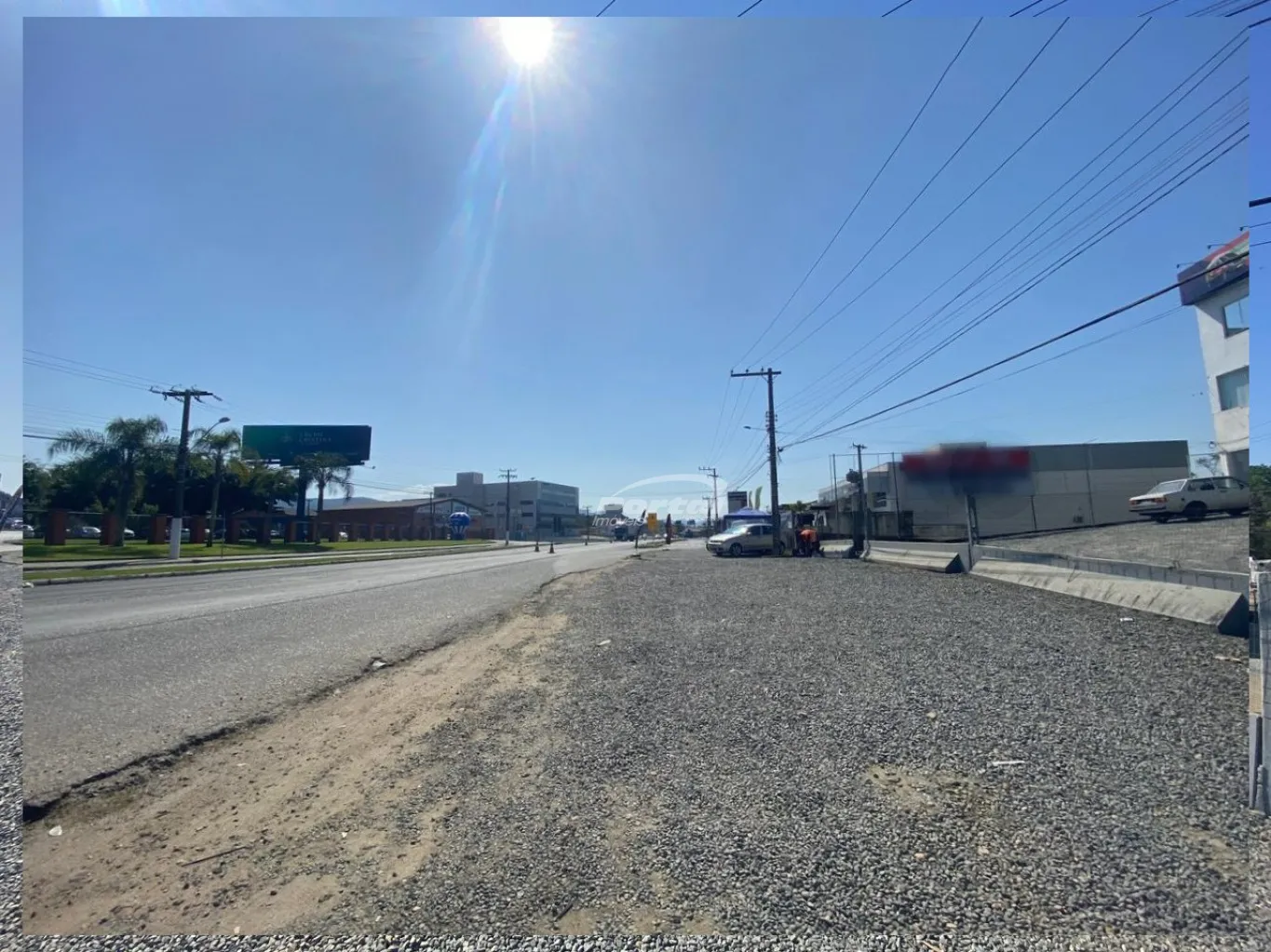 Excelente oportunidade para o seu negocio, sala comercial localizada na Itoupava Central. O imóvel com 400m, dividido entre recepção, 16 salas, cozinha, deposito, 02 banheiros divididos em masculino e feminino e amplo estacionamento que comportam 25 veiculos. — foto 6