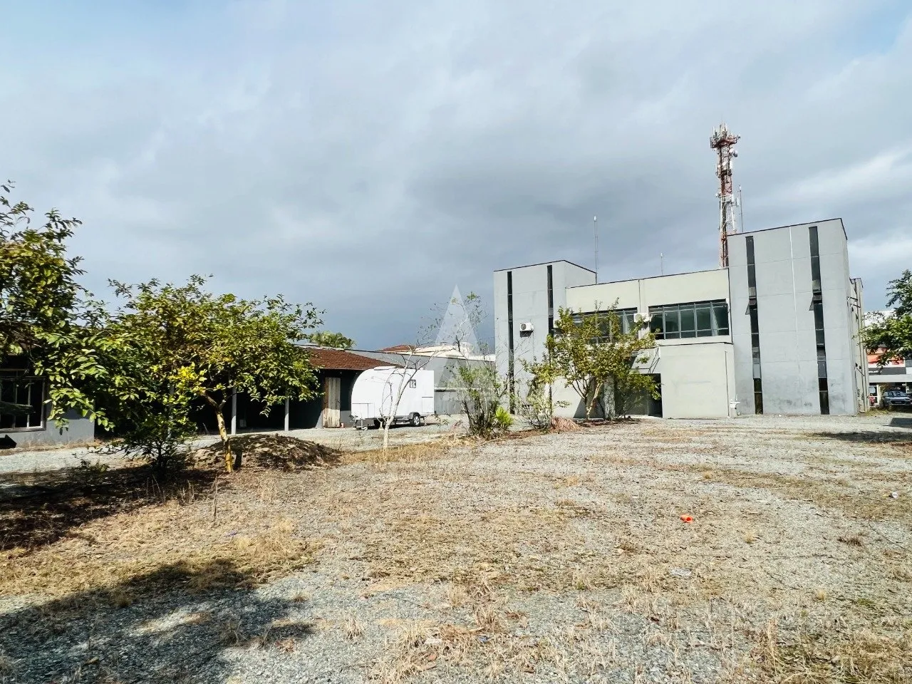 Prédio Comercial à venda no bairro Santo Antônio em Joinville, por R$ 8.000.000.00. — foto 4