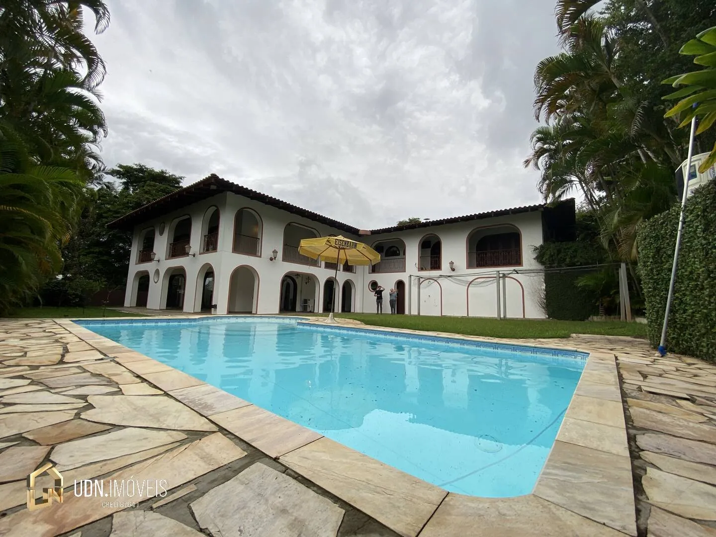 Casa à venda com 4 quartos e 4 suítes, 6 vagas, 650m² no Centro, Blumenau - foto 1
