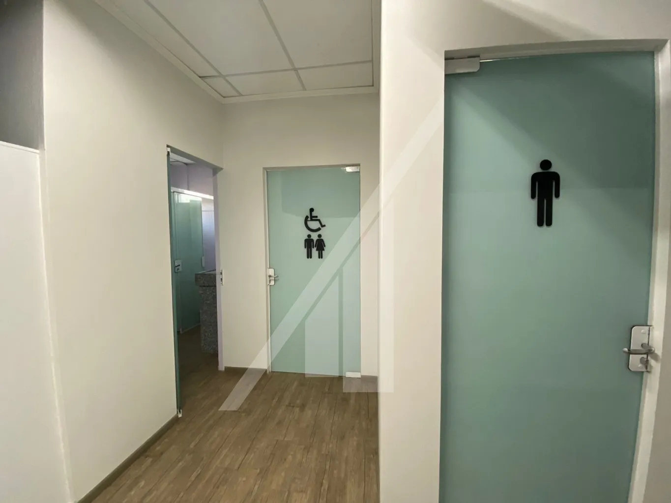 Ótimo e aconchegante consultório para locação na Itoupava central, aluguel com gastos mensais isentos(água, luz, condomínio, iptu) agende já uma visita! — foto 5
