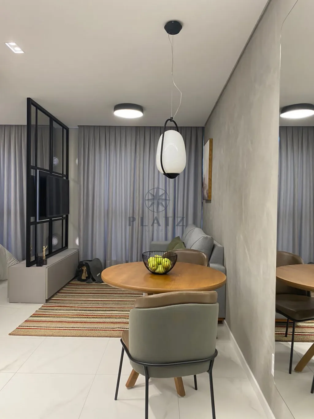 Apartamento Alto Padrão novo mobiliado e decorado contendo 40m de área privativa e uma vaga de garagem coberta. — foto 2