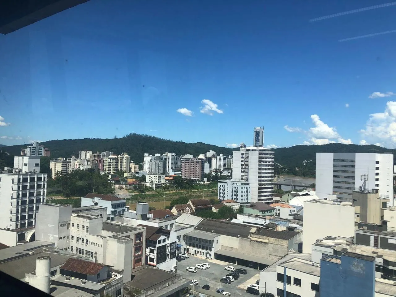 Sala comercial em excelente centro empresarial no centro de Blumenau — foto 3