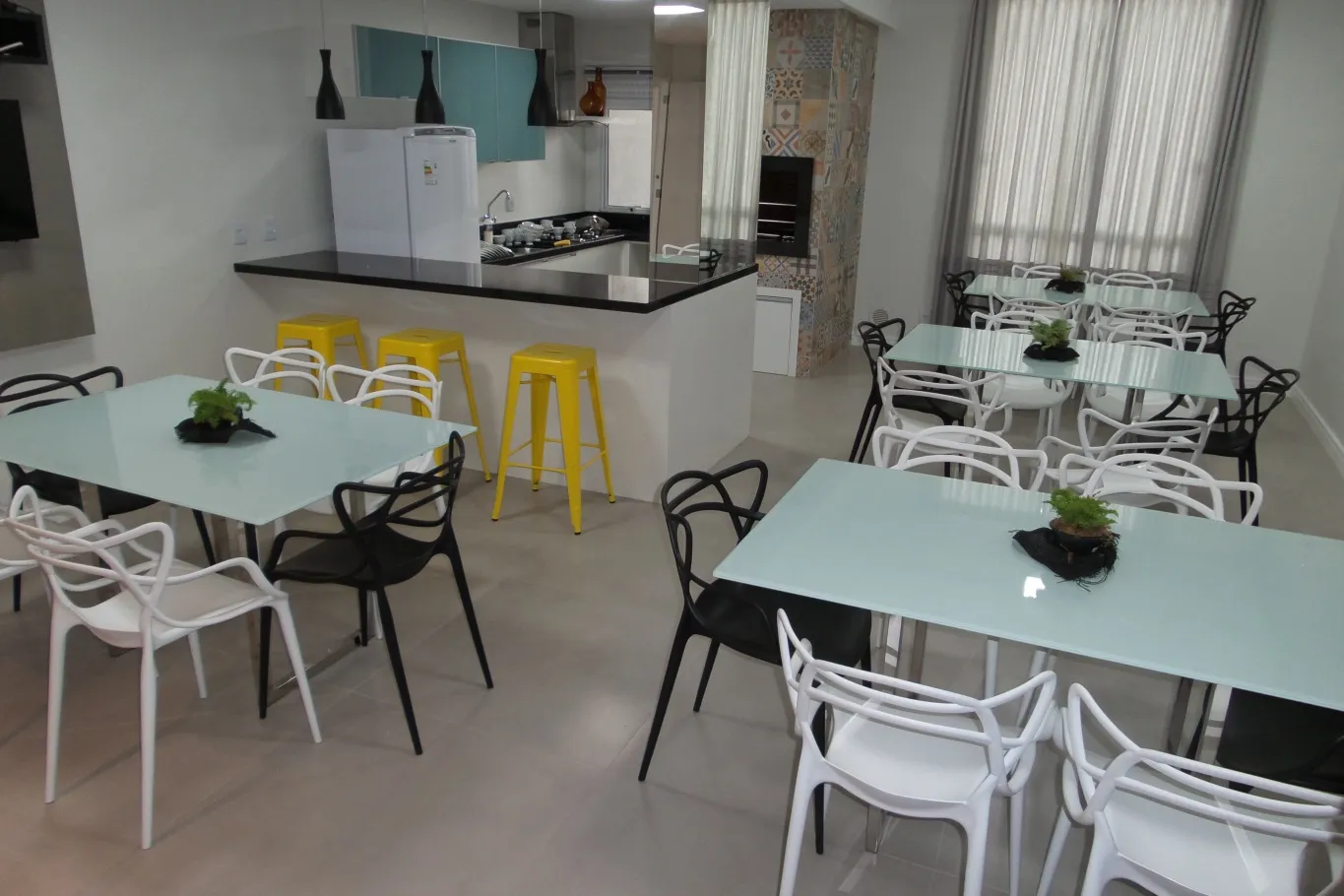 Apartamento com 03 suítes totalmente mobiliado no bairro Victor Konder — foto 6