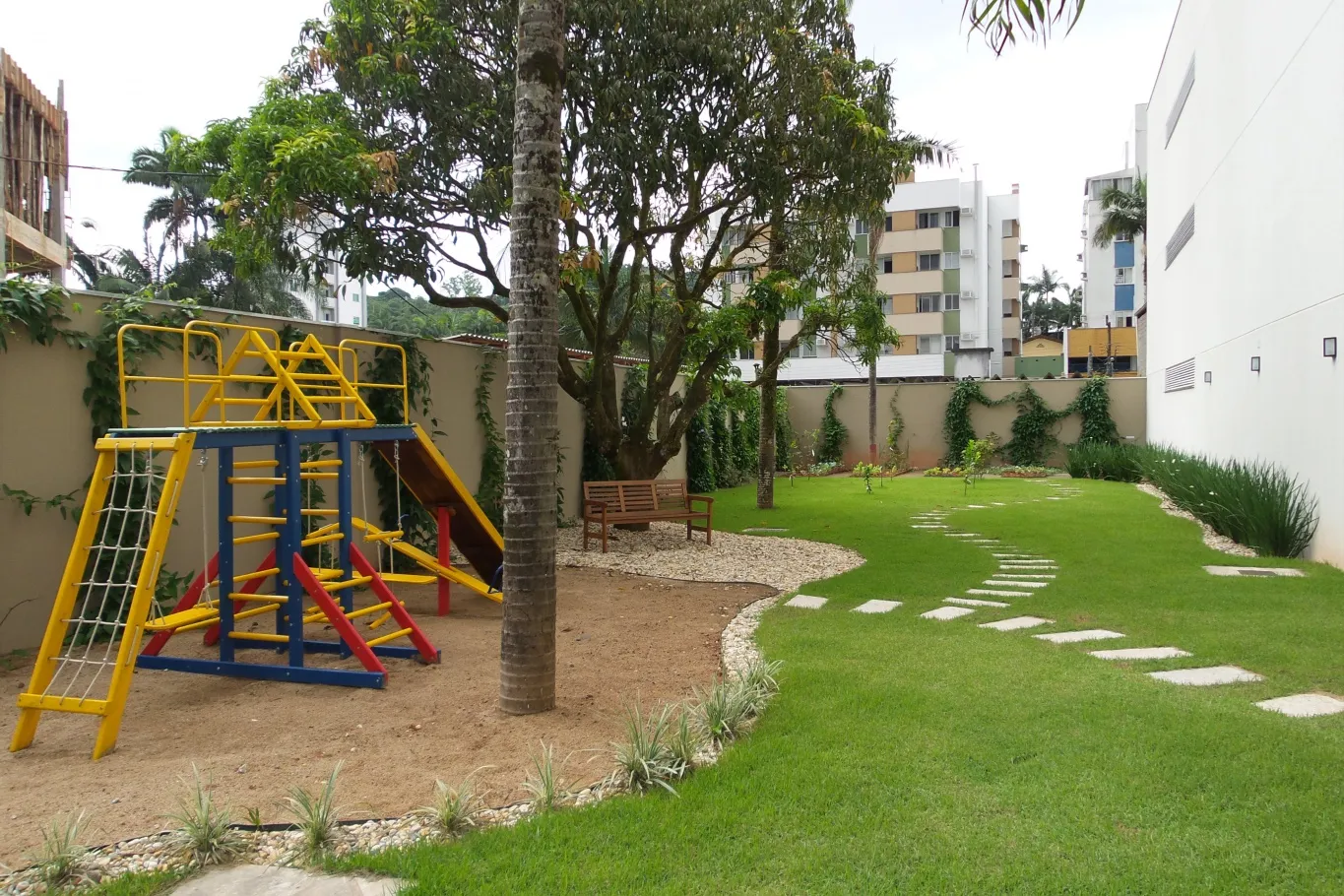 Apartamento com 03 suítes totalmente mobiliado no bairro Victor Konder — foto 7