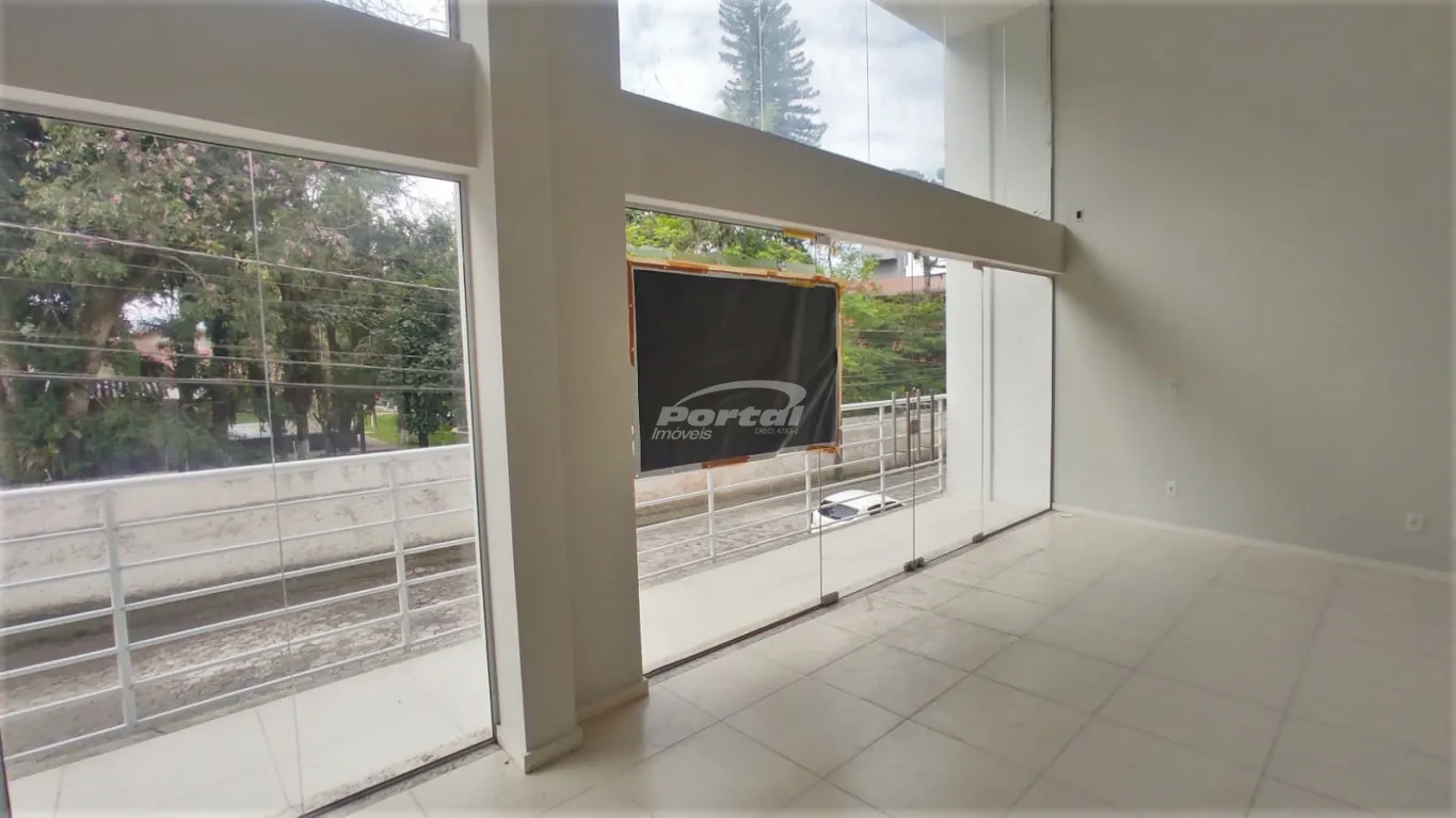 Sala térrea comercial com pé-direito alto disponível para locação no bairro Bela Vista - Gaspar/SC — foto 6