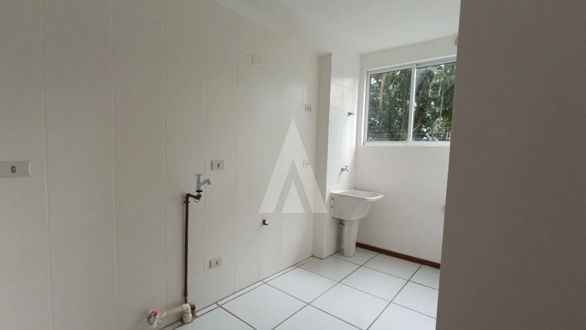 Apartamento localizado no bairro Costa e Silva, composto por 2 quartos e 1 vaga de garagem coberta. — foto 4