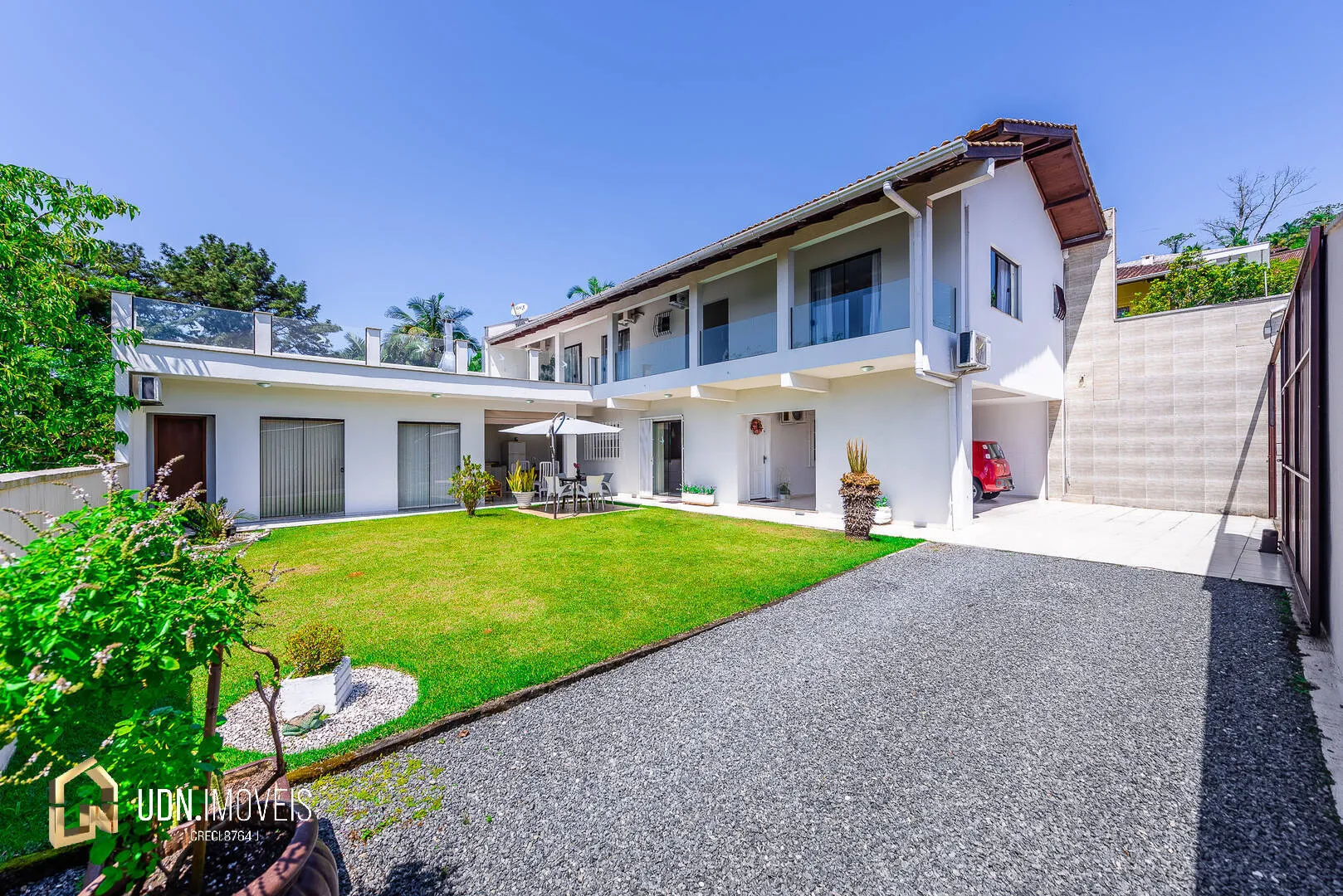 Casa à venda com 3 quartos e 1 suíte, 7 vagas, 220m² no Centro, Blumenau - foto 1