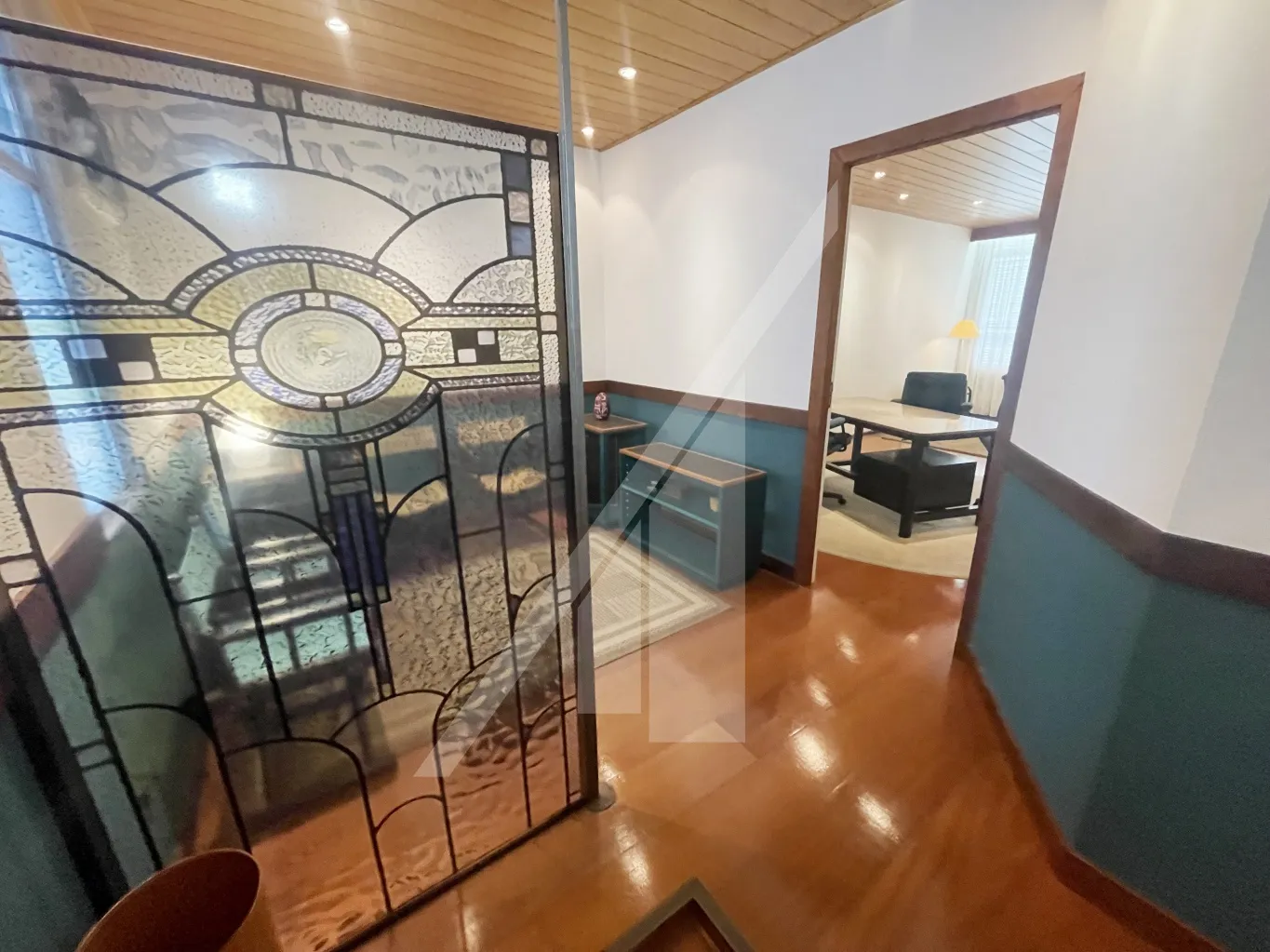 Linda e aconchegante sala comercial no centro da cidade de Blumenau! — foto 2