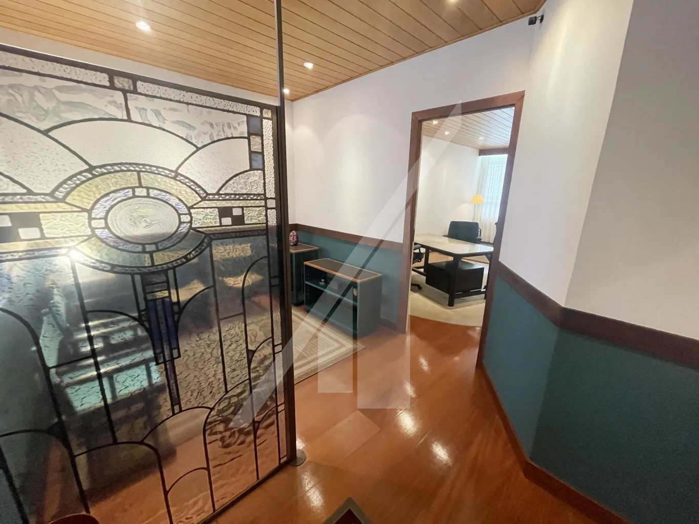 Linda e aconchegante sala comercial no centro da cidade de Blumenau! — foto 3