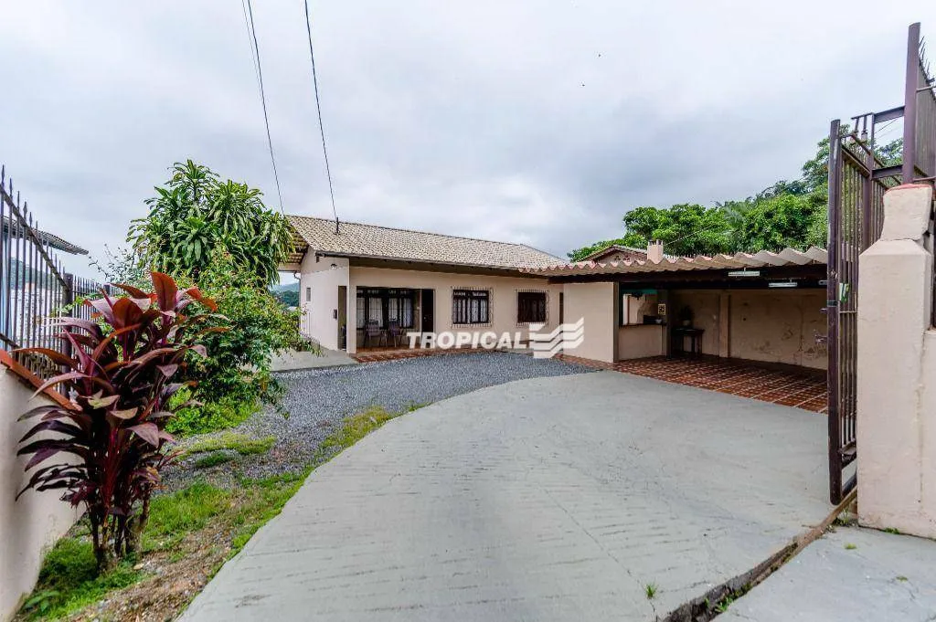 Casa com 3 dormitórios à venda, 204 m por R$ 590.000,00 - Garcia - Blumenau/SC — foto 2