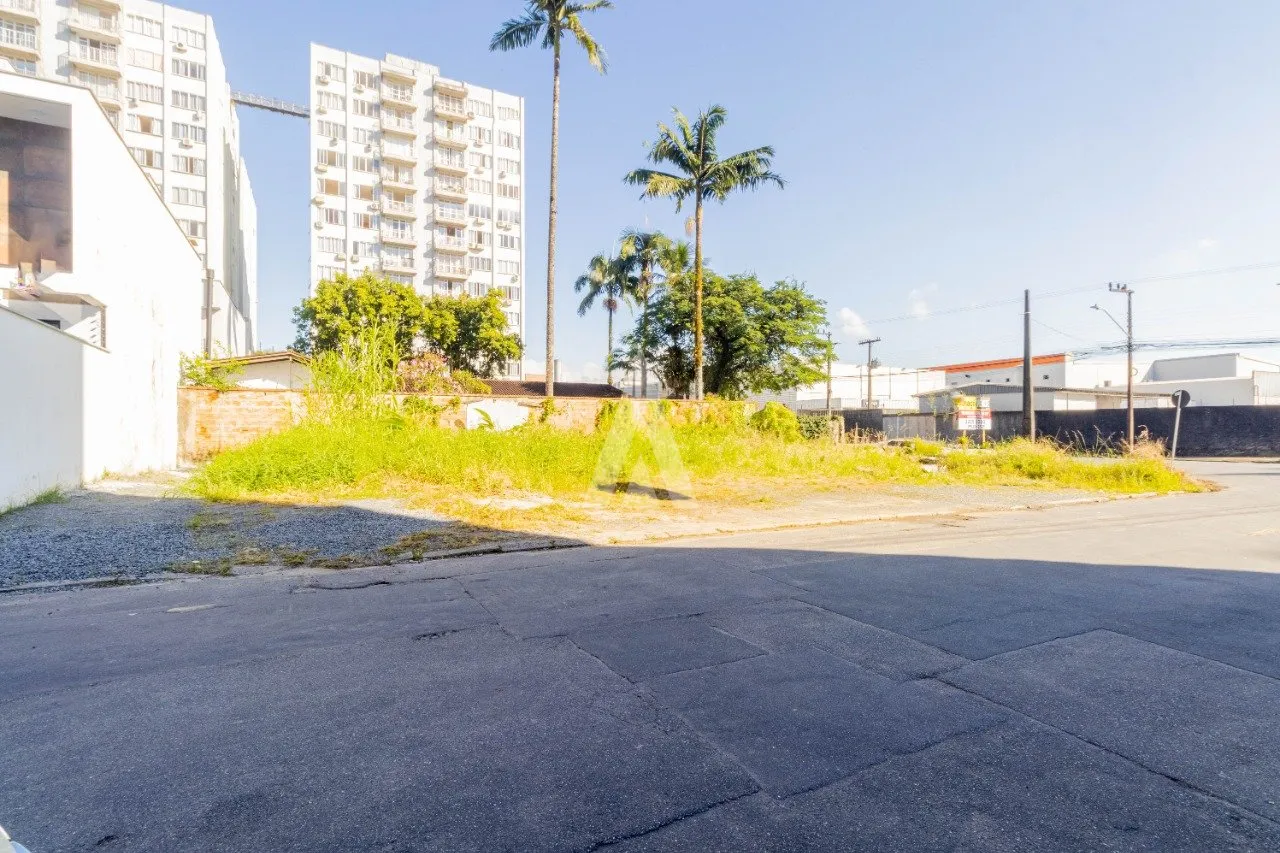 Terreno à venda no bairro América em Joinville, por R$ 735.000.00. — foto 2