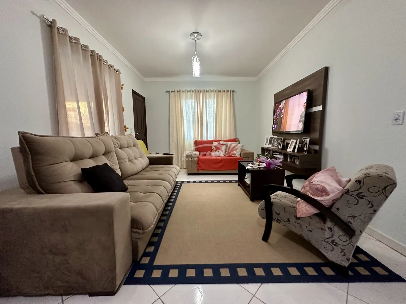 Casa com 6 dormitórios, sendo 1 suíte, a cerca de 250 metros do mar no centro de Penha/SC (Cód. 14708) — foto 5