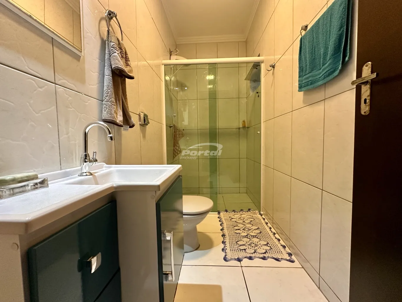Casa com 6 dormitórios, sendo 1 suíte, a cerca de 250 metros do mar no centro de Penha/SC (Cód. 14708) — foto 7