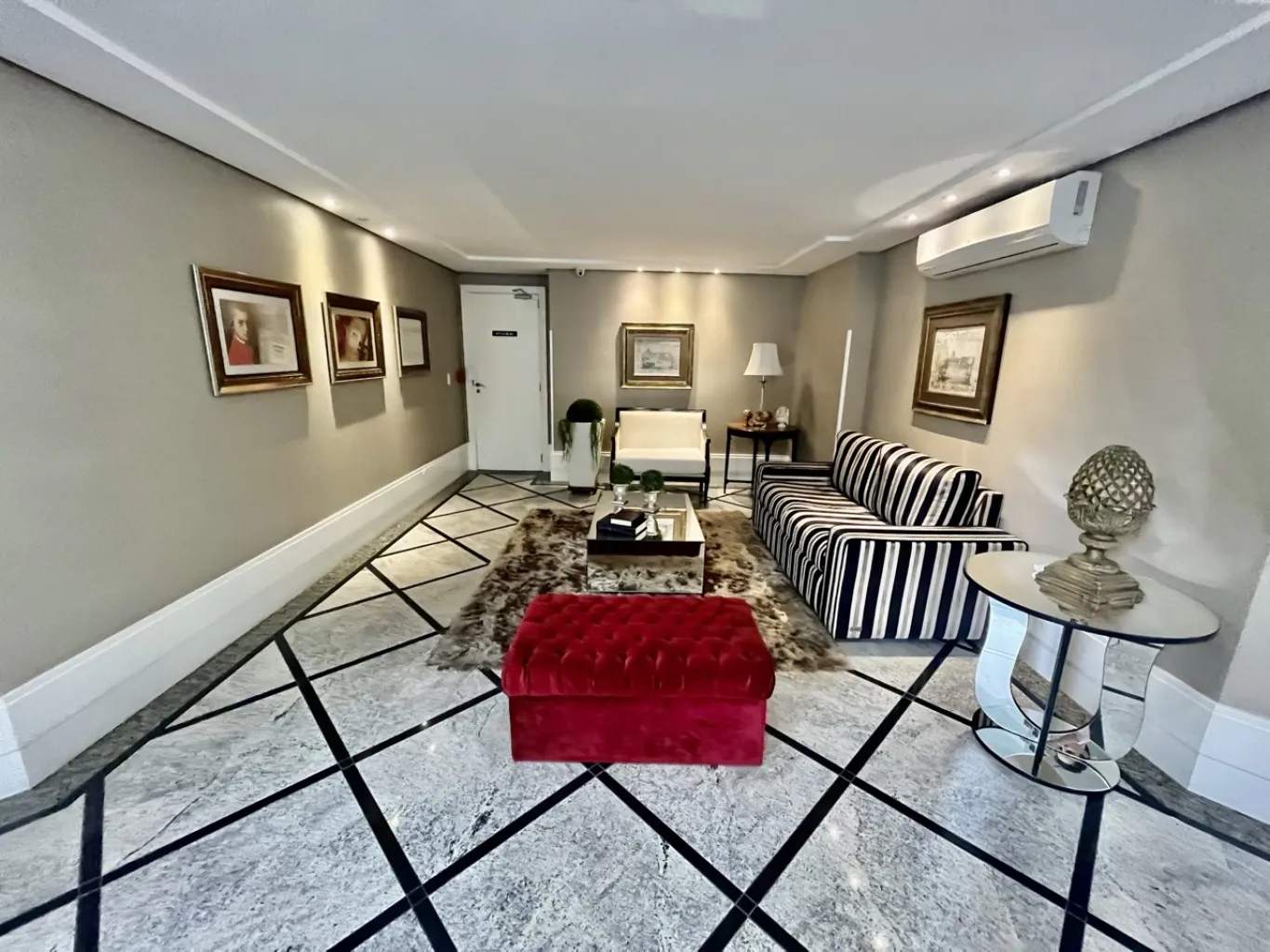 Apartamento de Alto Padrão com 04 Suítes, 4 vagas e Lazer Completo, no Ed. Amadeus Mozart, à Venda no bairro Jardim em Blumenau/SC — foto 3
