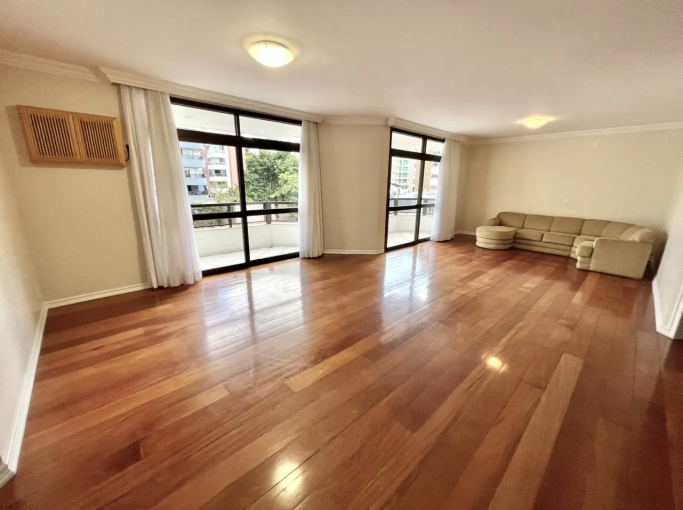 Apartamento de Alto Padrão com 04 Suítes, 4 vagas e Lazer Completo, no Ed. Amadeus Mozart, à Venda no bairro Jardim em Blumenau/SC — foto 7