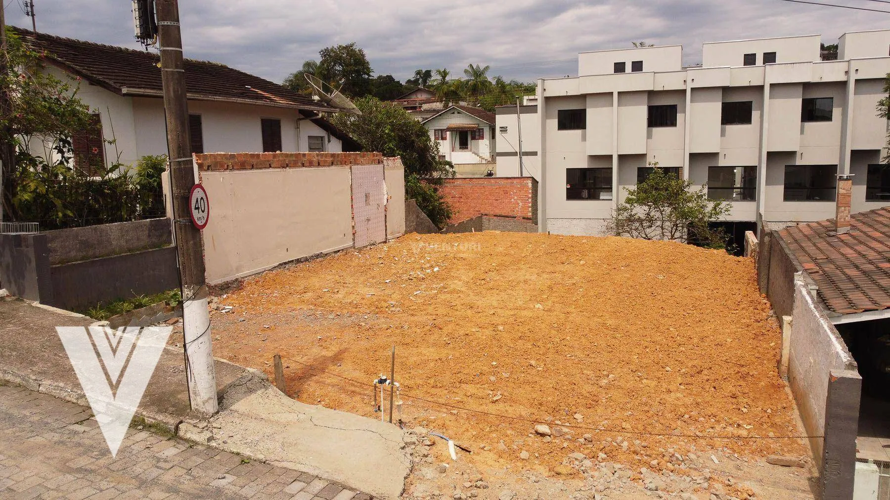 Terreno à venda, 300m² no Água Verde, Blumenau - foto 1