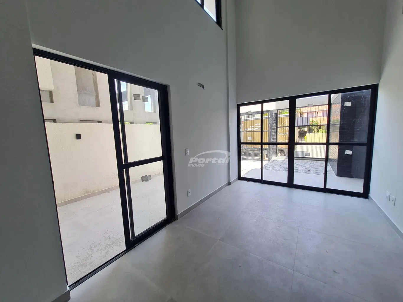 Apartamento Garden com 2 suítes e duas vagas no Constantine Residencial - Praia Canto Grande Mar de Fora/Mariscal, em Bombinhas. Apto térreo duplex com jardim. — foto 7