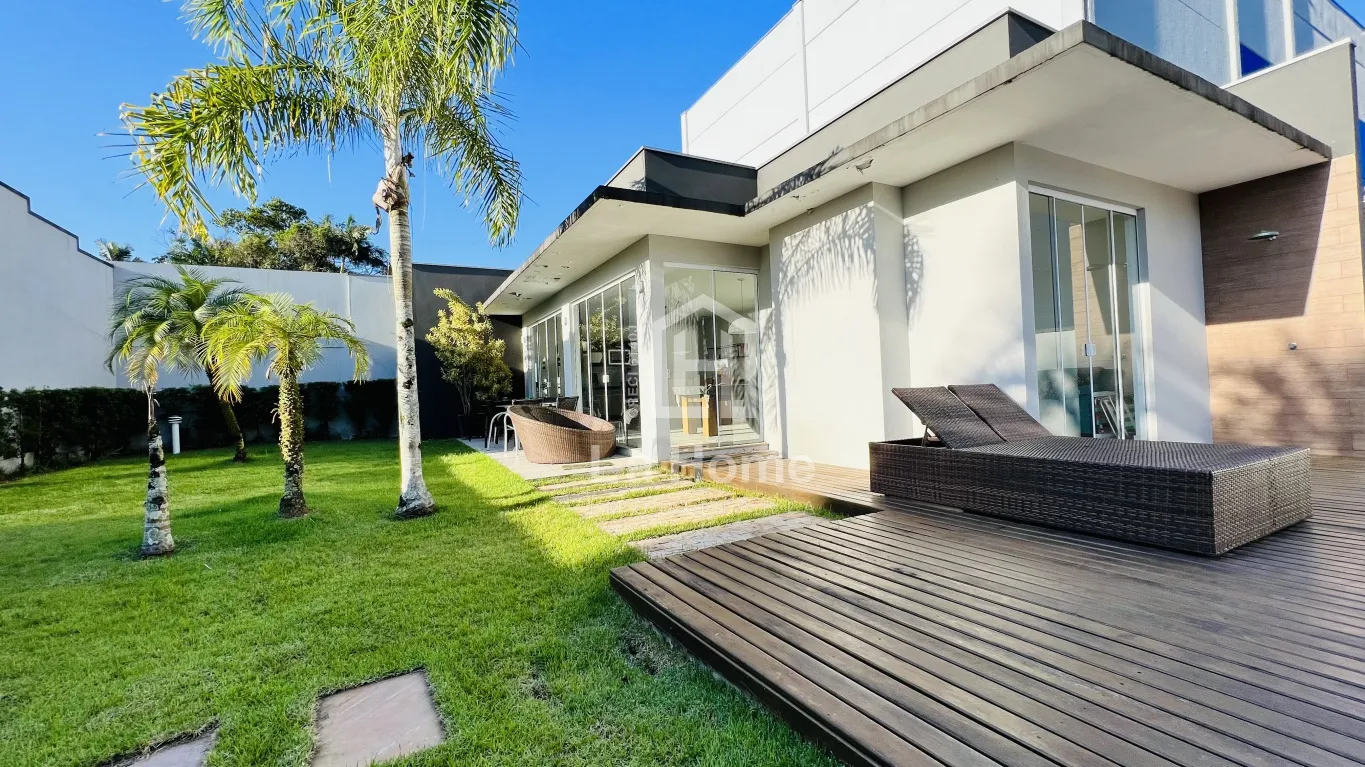 Imovel comercial e residencial disponivel para venda no bairro Agua Verde são 2 apartamentos + Mercado (pode ser feito 2 salas comerciais) + Salão de Festas — foto 2
