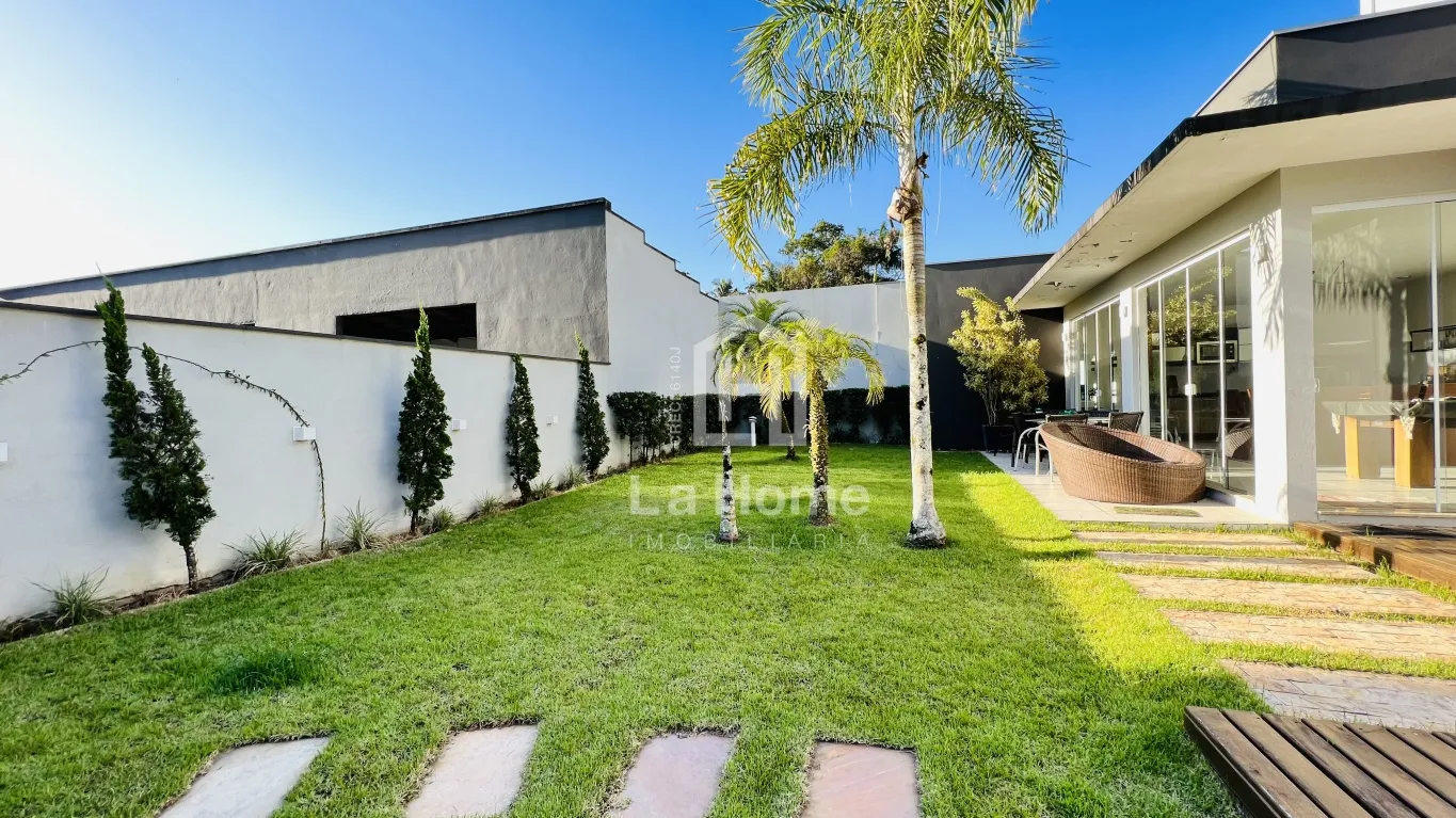 Imovel comercial e residencial disponivel para venda no bairro Agua Verde são 2 apartamentos + Mercado (pode ser feito 2 salas comerciais) + Salão de Festas — foto 3