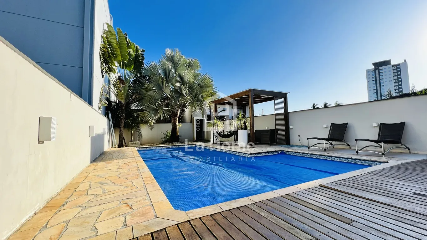 Imovel comercial e residencial disponivel para venda no bairro Agua Verde são 2 apartamentos + Mercado (pode ser feito 2 salas comerciais) + Salão de Festas — foto 4
