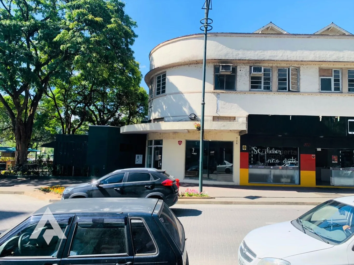 Loja Térrea de 133,98m para locação por R$ 9.000,00 - Bairro Centro - Blumenau/SC - foto 1