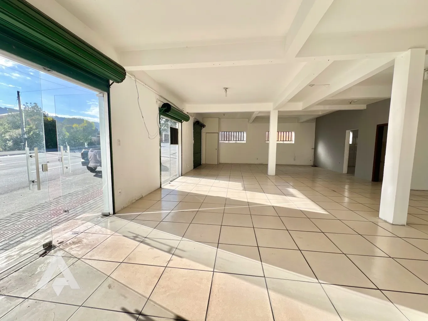 Loja para de 360m para locação por R$ 7.000,00 - Bairro Água Verde - Blumenau/SC — foto 3