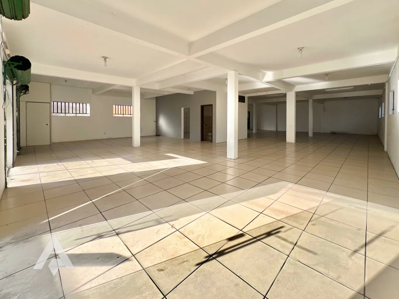 Loja para de 360m para locação por R$ 7.000,00 - Bairro Água Verde - Blumenau/SC — foto 4